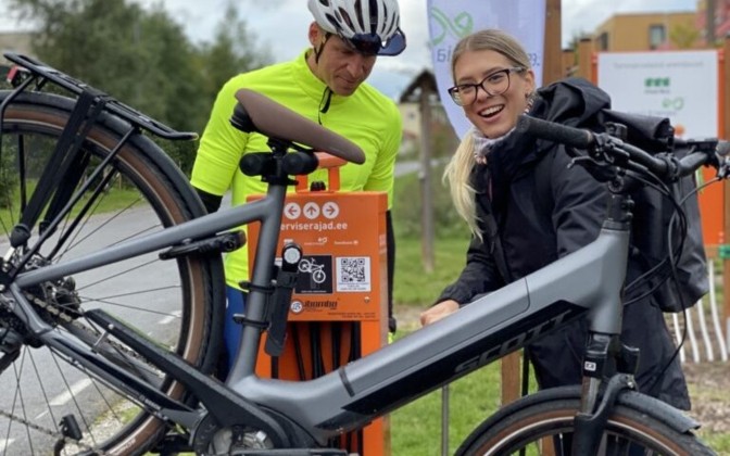 В Таллинне установили пункты для самостоятельного ремонта велосипедов