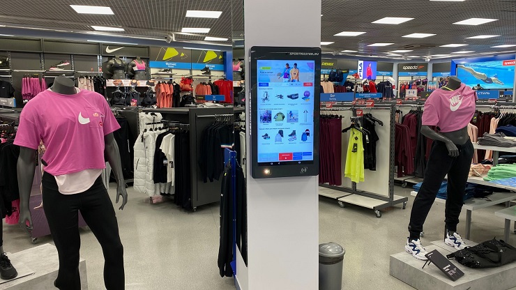 TouchPlat разработал информационные киоски для магазинов «Спортмастер»