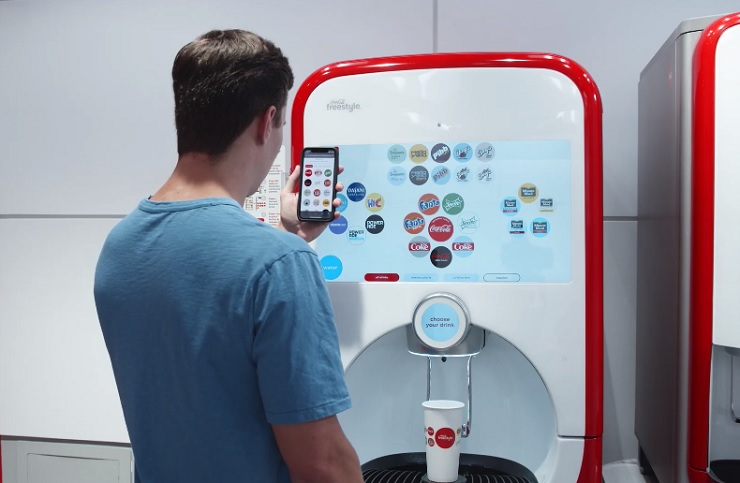 Coca-Cola внедряет бесконтактные технологии в своих диспенсерах Freestyle