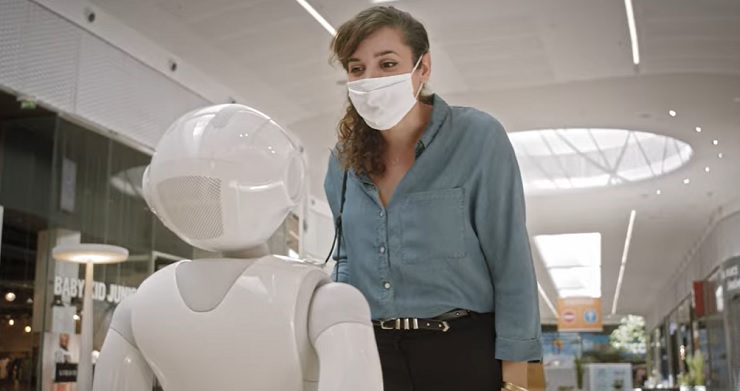 Робот Pepper напоминает посетителям ТЦ в Париже о необходимости носить маски