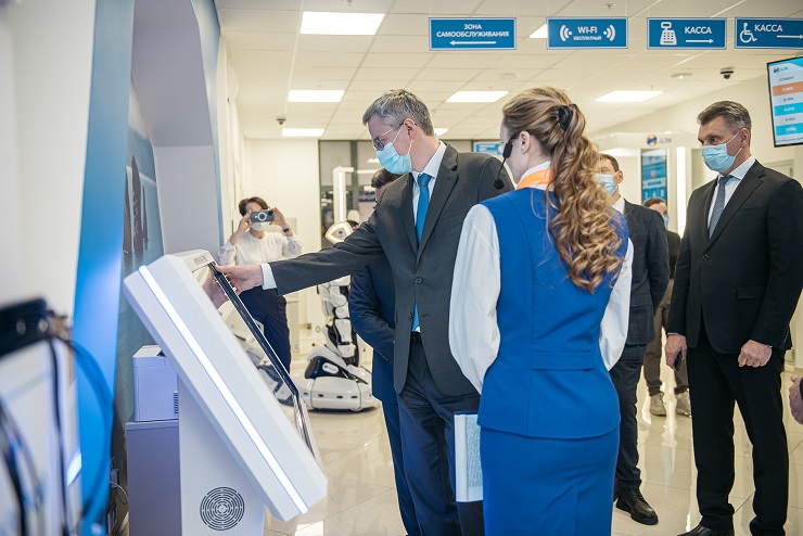 РусГидро открыло первый на Камчатке высокотехнологичный центр оплаты услуг ЖКХ