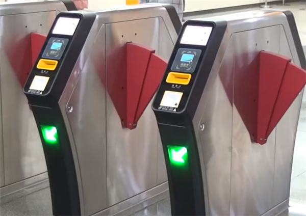 Пекинское метро тестирует бинокулярные турникеты 