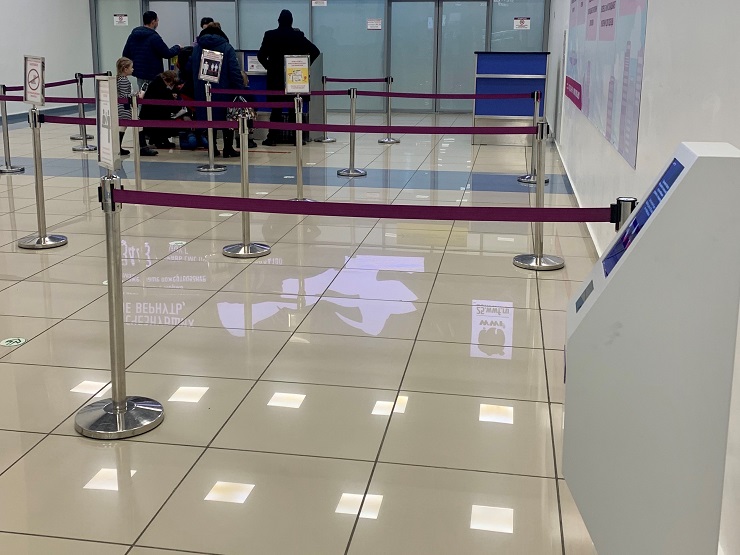 В аэропорту Владивостока установили киоск самостоятельной печати посадочных талонов