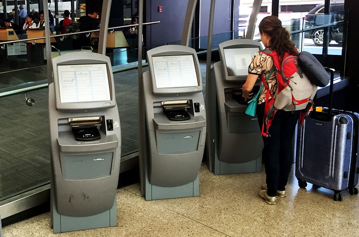 Бесконтактные киоски саморегистрации тестируют в аэропорту Сиэтла