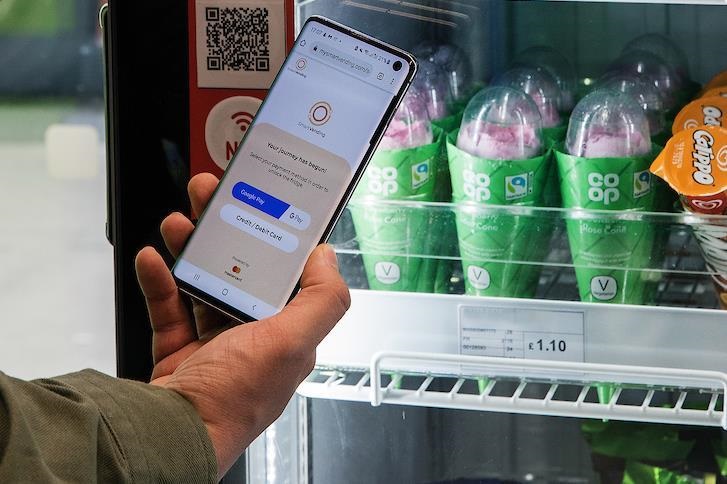 Co-op и Unilever создают умный вендинг холодильник по продаже мороженого