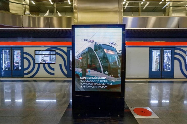 В столичном метро установили цифровые дисплеи сити-формата