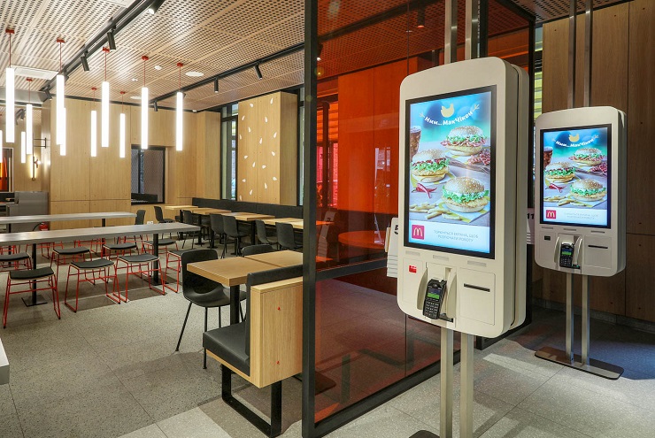 В Киеве обновленный McDonald's получил 20 терминалов самообслуживания 