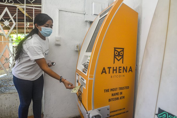 Athena Bitcoin установит 1500 криптоматов в Сальвадоре