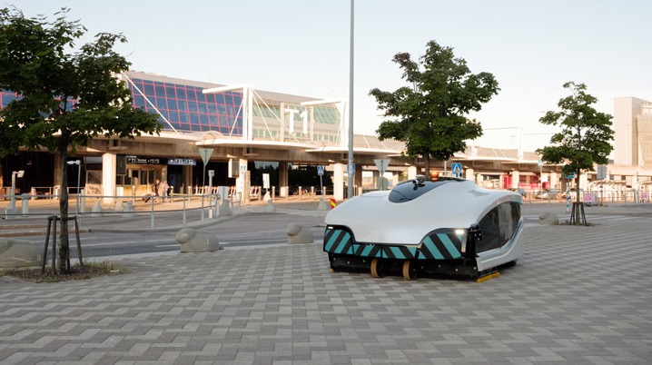 В аэропорту Хельсинки тестируют роботизированную уборочную машину