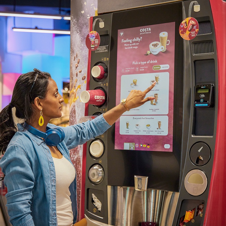 Costa Coffee тестирует автоматы по продаже напитков с большими сенсорными экранами 