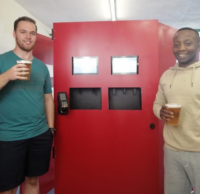 Британцы разработали автомат самообслуживания по розливу напитков 