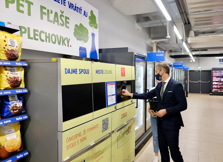 Tesco разместит в своих словацких супермаркетах 140 фандоматов 