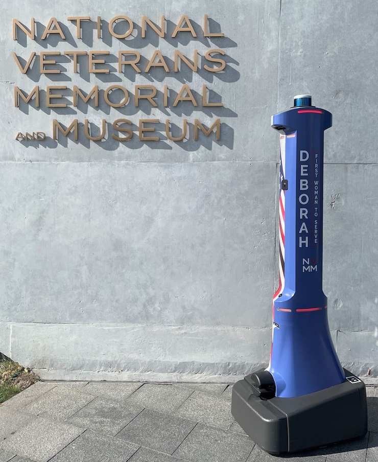 Роботы-охранники PatrolBot патрулируют Национальный мемориал и музей ветеранов США