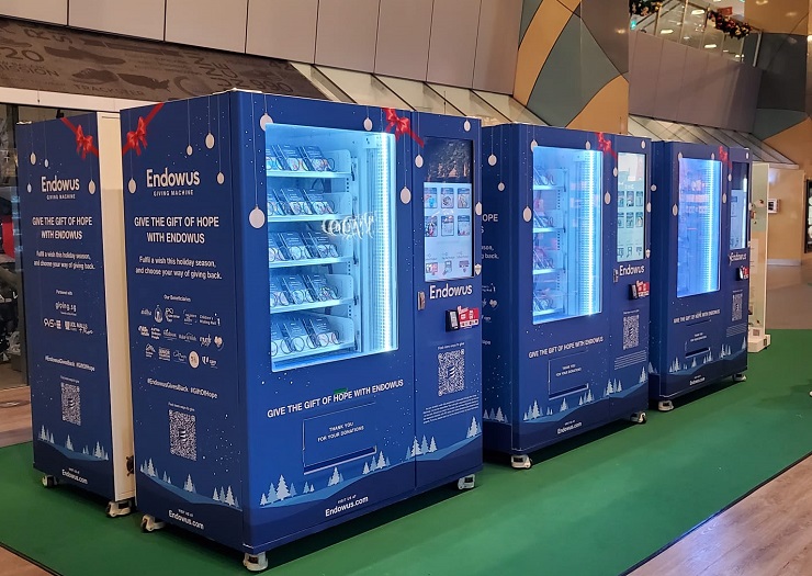 Благотворительные вендинг автоматы установили в Сингапуре