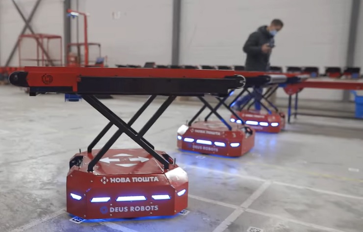 «Нова Пошта» внедряет логистических роботов на сортировочных центрах