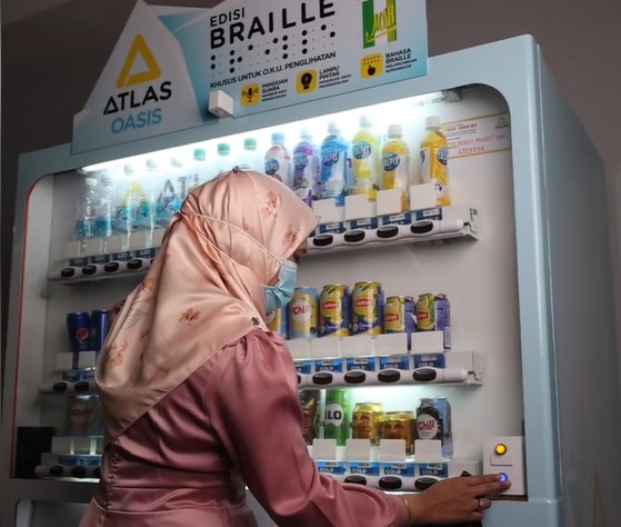 Торговые автоматы с поддержкой шрифта Брайля установили в Малайзии