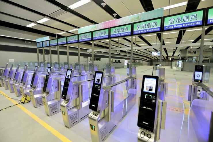 Бесконтактные биометрические пограничные киоски заработали в Гонконге