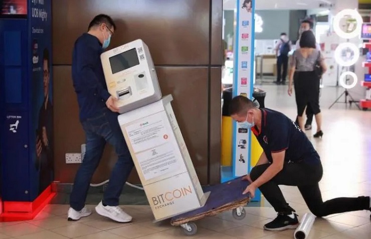 В Сингапуре закрывают криптовалютные банкоматы