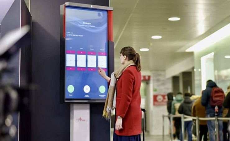 Бесконтактные киоски Samsung AIRxTOUCH установили на ж/д вокзалах Люксембурга 