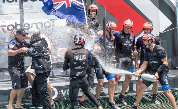 Новозеландцы намерены в этом году побить мировой рекорд скорости под парусом на суше