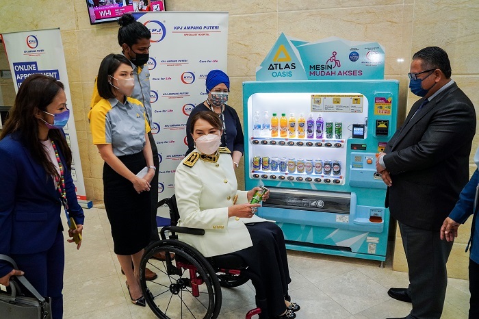 В Малайзии разработали вендинг автомат для инвалидов
