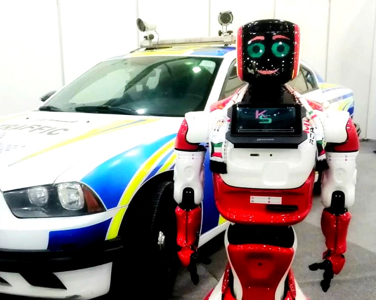 В офисе Кувейтской нефтяной корпорации начал работу робот Promobot