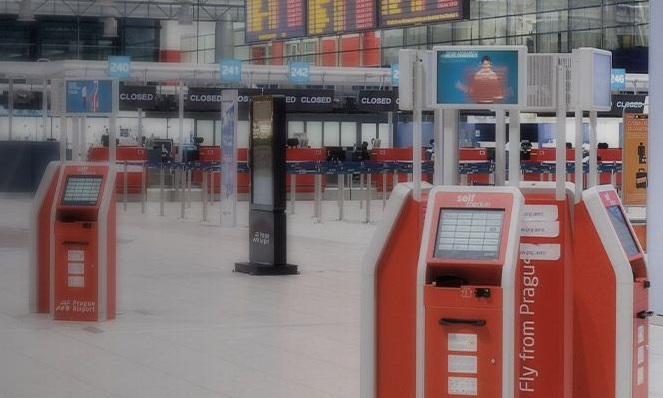 Пражский аэропорт запускает систему самообслуживания для сдачи багажа