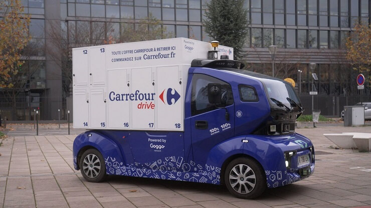 Carrefour тестирует беспилотный автомобиль с постаматом на борту
