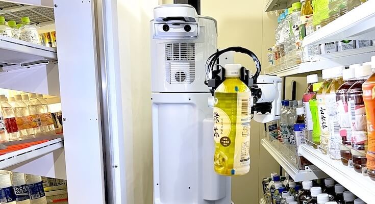Японская сеть FamilyMart использует роботов с ИИ для выкладки товаров