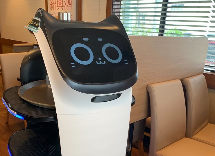 Skylark завершает внедрение роботов-официантов в 2100 ресторанах Японии