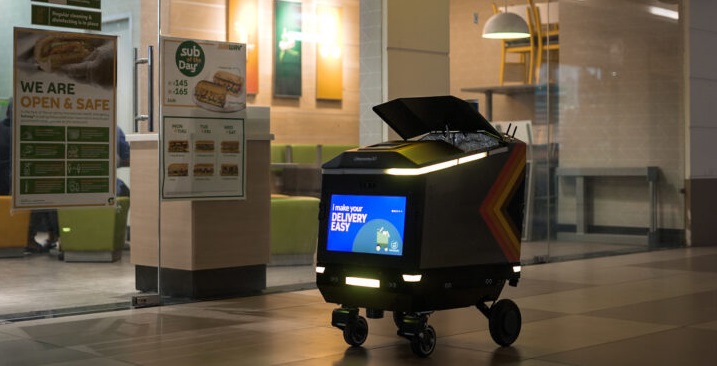 Ottonomy показал автономных роботов-курьеров на выставке CES