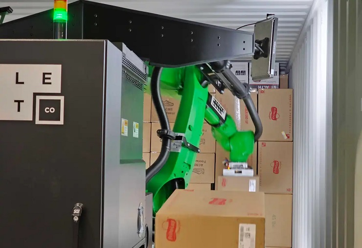 Стартап Pickle представил робота для разгрузки грузовых контейнеров
