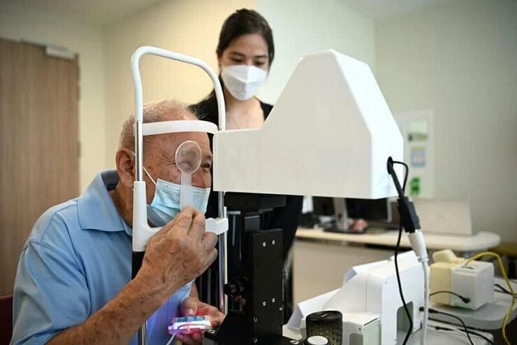 Киоски для лечения глаукомы и катаракты установят в поликлиниках Сингапура 