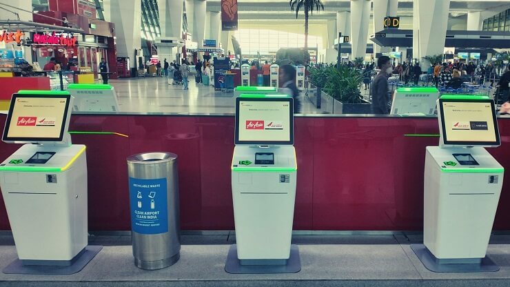 Международные аэропорты Дели, Хайдарабада и Гоа Манохар внедряют киоски саморегистрации 