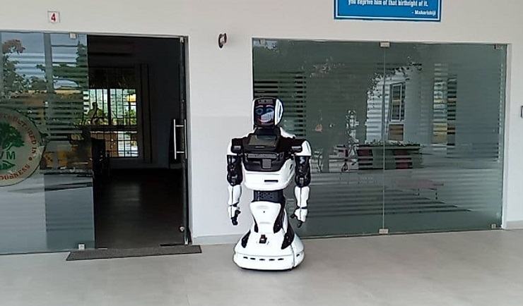 Робот-учитель из России будет преподавать робототехнику детям в ОАЭ