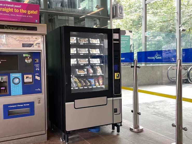 На станциях метро Ванкувера появились вендинг автоматы с суши