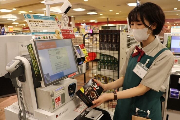 Японские ритейлеры обеспокоены ростом краж на кассах самообслуживания