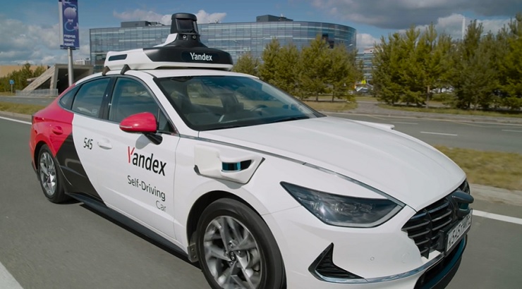 «Яндекс» начал тестировать беспилотные авто без водителя в салоне