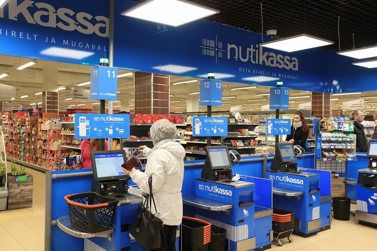 Эстонские продуктовые магазины вынуждают покупателей пользоваться кассами самообслуживания