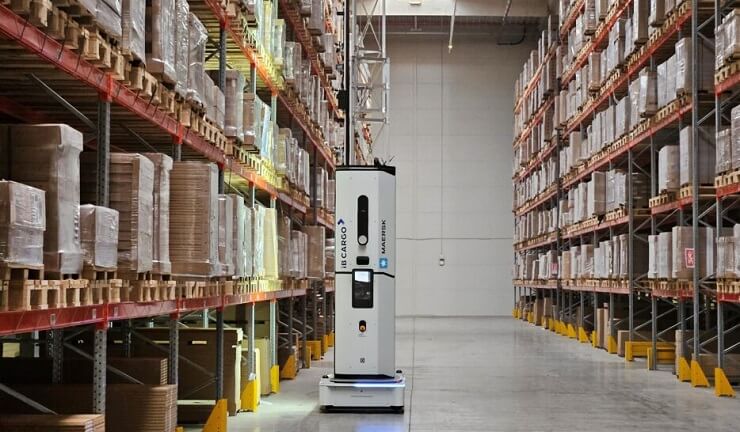 Maersk и iB Cargo внедрили автономных роботов с ИИ на румынском складе