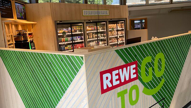 Третий автоматизированный смарт-магазин REWE To Go открыли в больнице