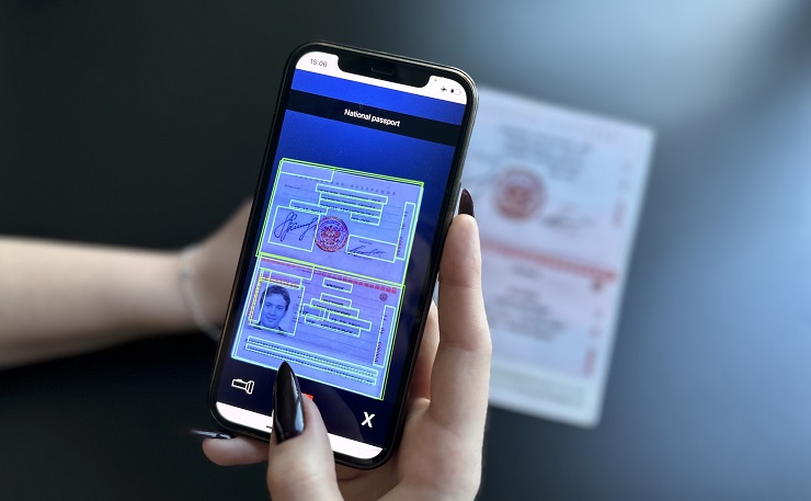 Системно значимый банк повысил качество клиентского сервиса за счет технологии распознавания паспортов ЕАЭС от Smart Engines 