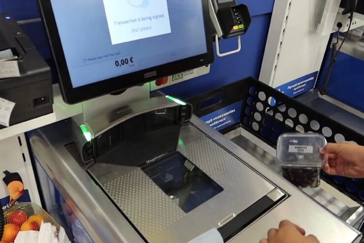 Lidl тестирует кассы с камерами наблюдения в Польше