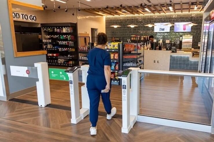 В американских больницах открываются магазины без кассиров