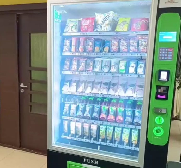 Минские школы оснащают вендинг автоматами