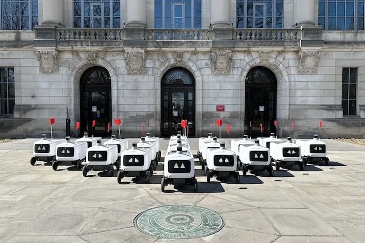 Grubhub реализовал крупнейший в США проект по доставке еды с помощью роботов