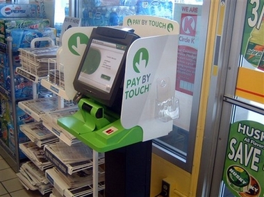 Сенсорные киоски с биометрической платежной системой оплаты «Pay By Touch»