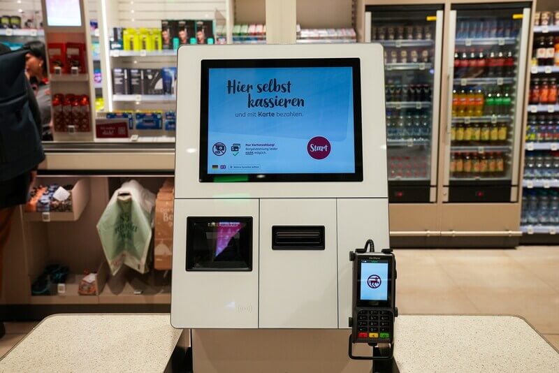 Аптечная сеть ROSSMANN внедряет на рынке Швейцарии кассы самообслуживания Diebold Nixdorf