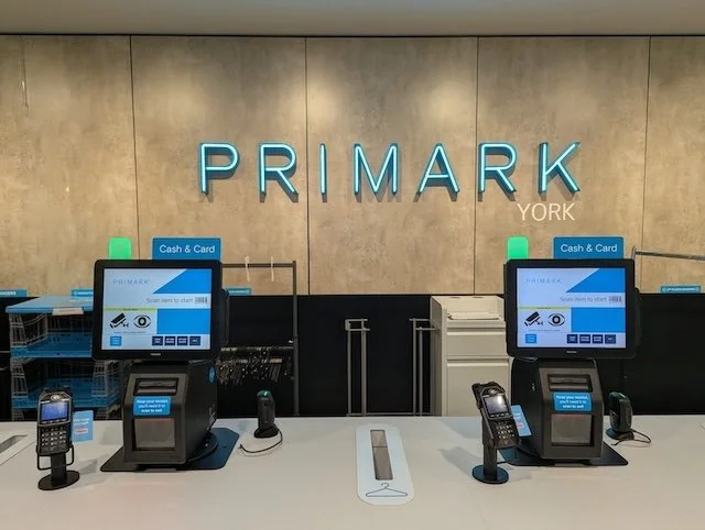 Primark запускает экспериментальную версию касс самообслуживания с оплатой наличными и картой