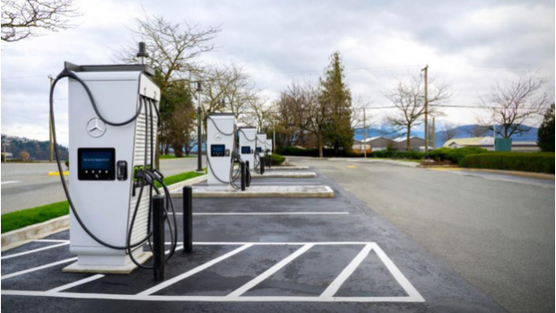 Mercedes-Benz запускает первые электрозарядные хабы в Канаде